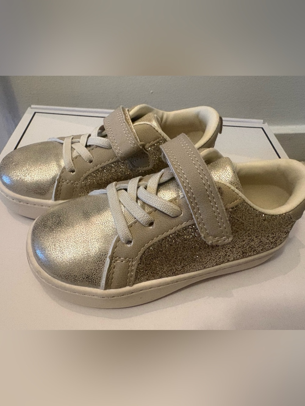 Carter's Kids Perrie Metallic Glitter Sneaker